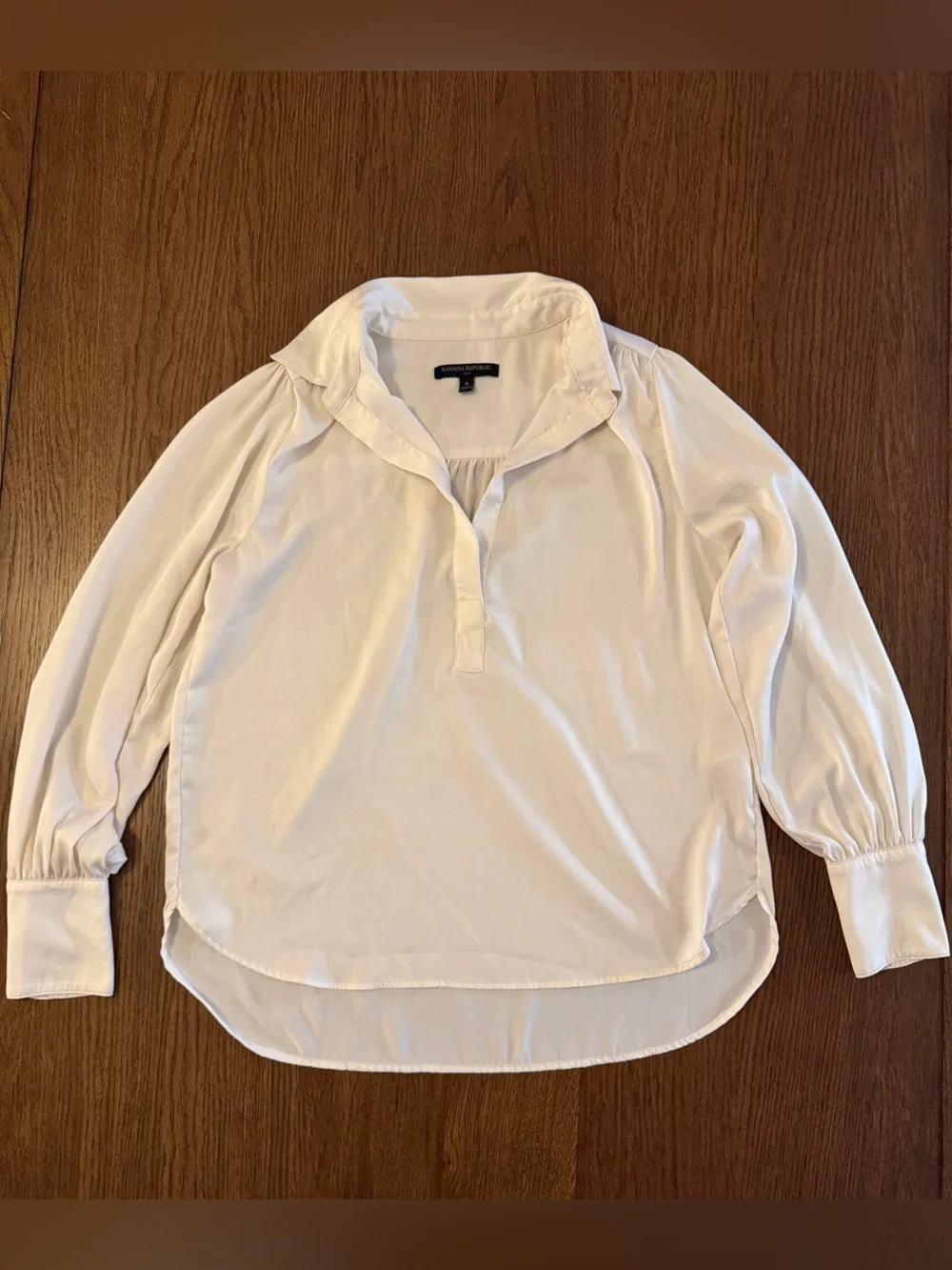 Banana Republic Factory Off-White Long-Sleeve V-Neck Blouse